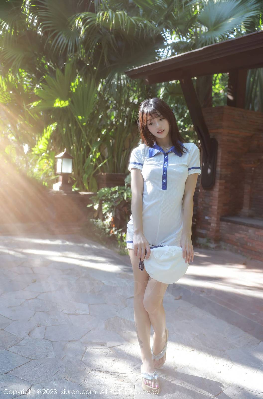 秀人网美女模特佘贝拉bella白色海军服完美身材南京旅拍-11