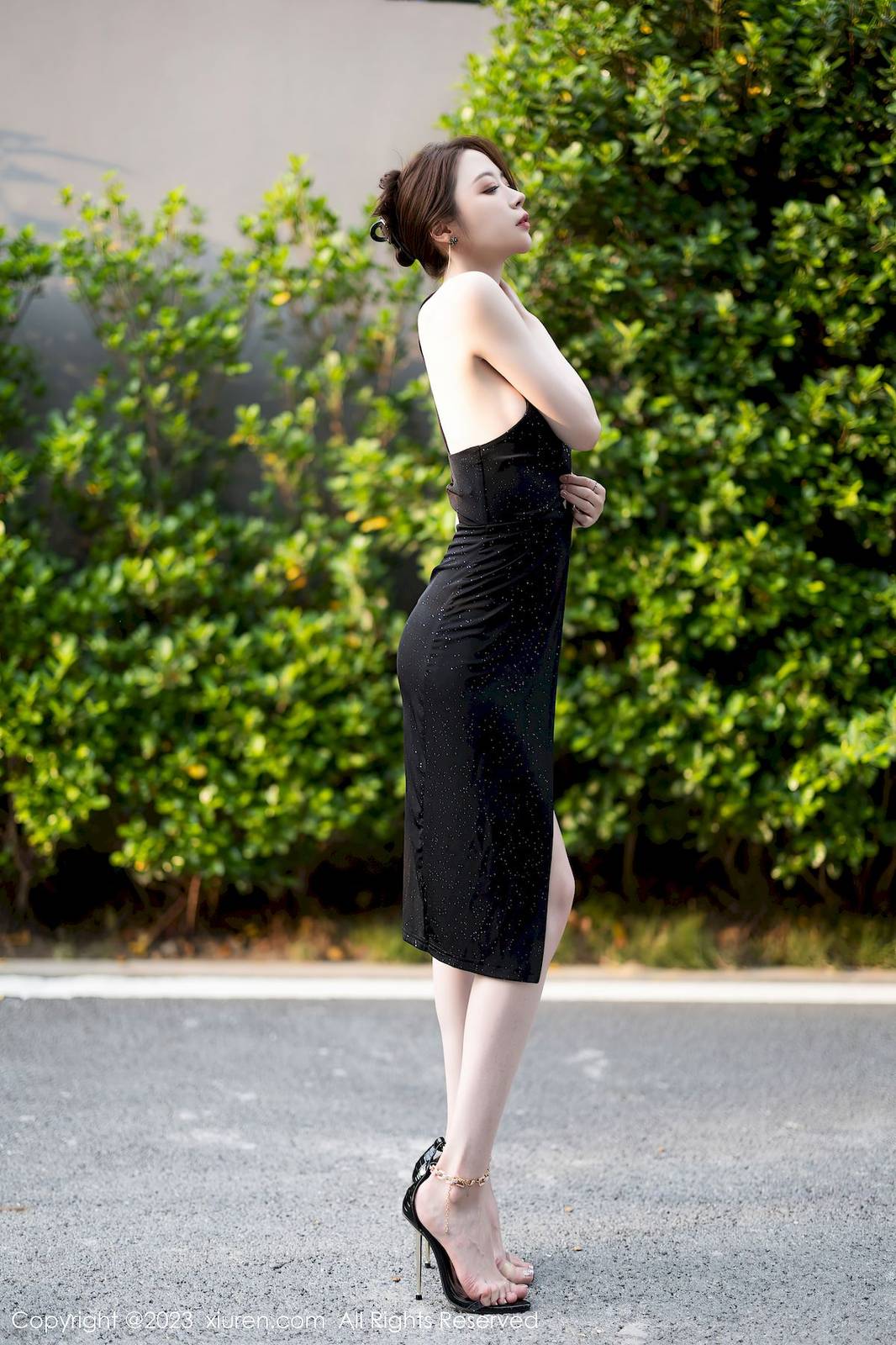 秀人网美女模特梦心玥黑色连衣长裙比基尼服饰性感写真-4