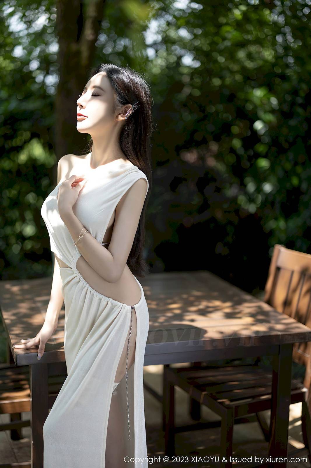 语画界性感女神王馨瑶yanni白色长裙搭配白丝袜贵州旅拍-2