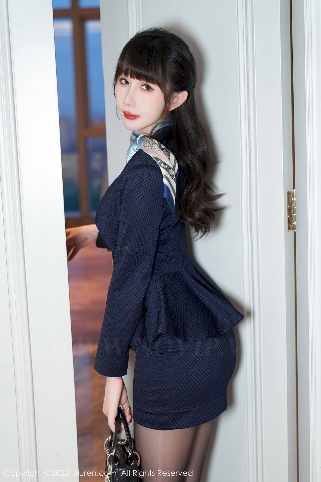 秀人网美女模特波巧酱蓝色职业OL尽显御姐气质厦门旅拍-20