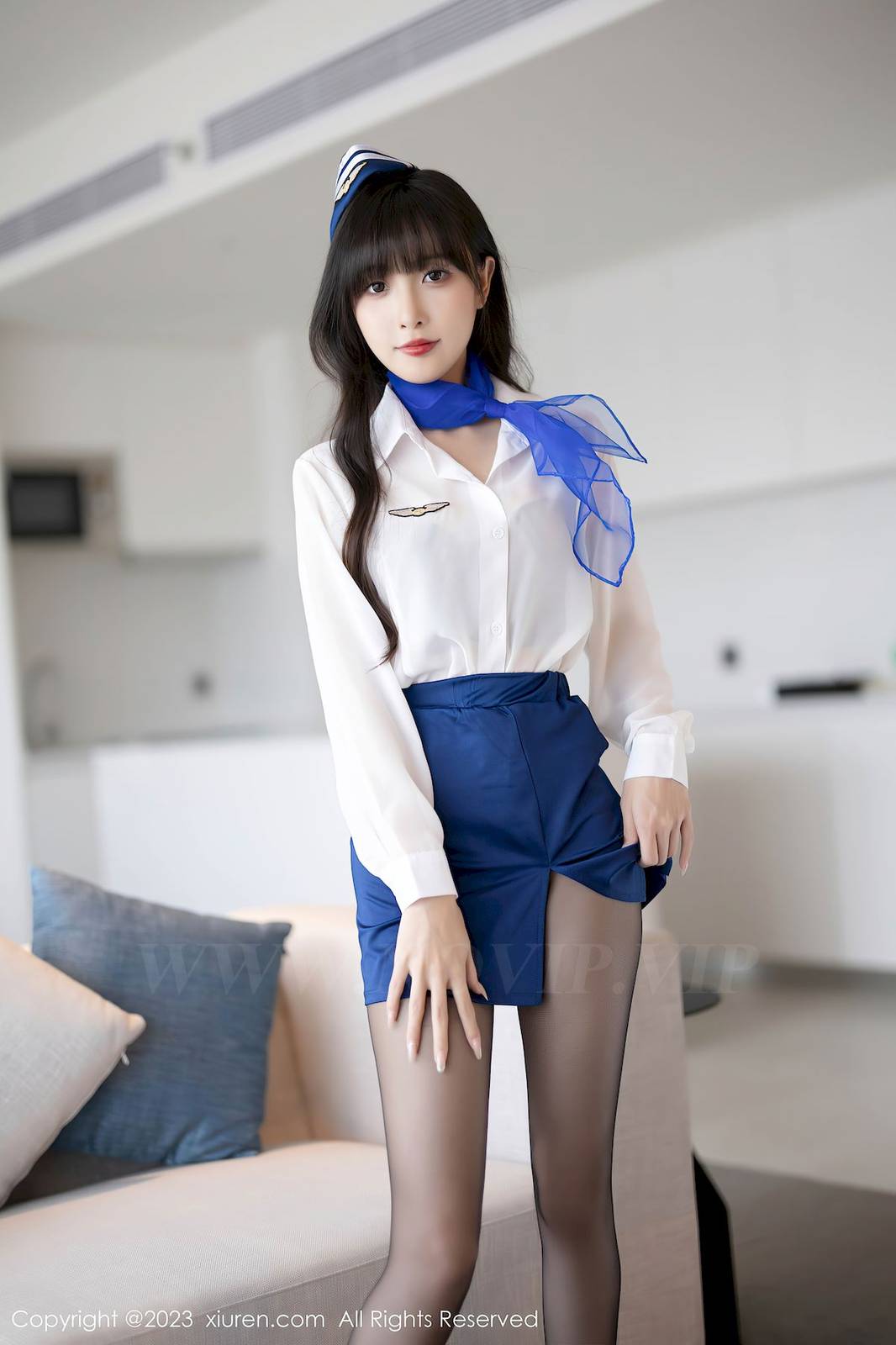 秀人网性感女神林星阑空姐制服搭配蓝色短裙安吉旅拍-16