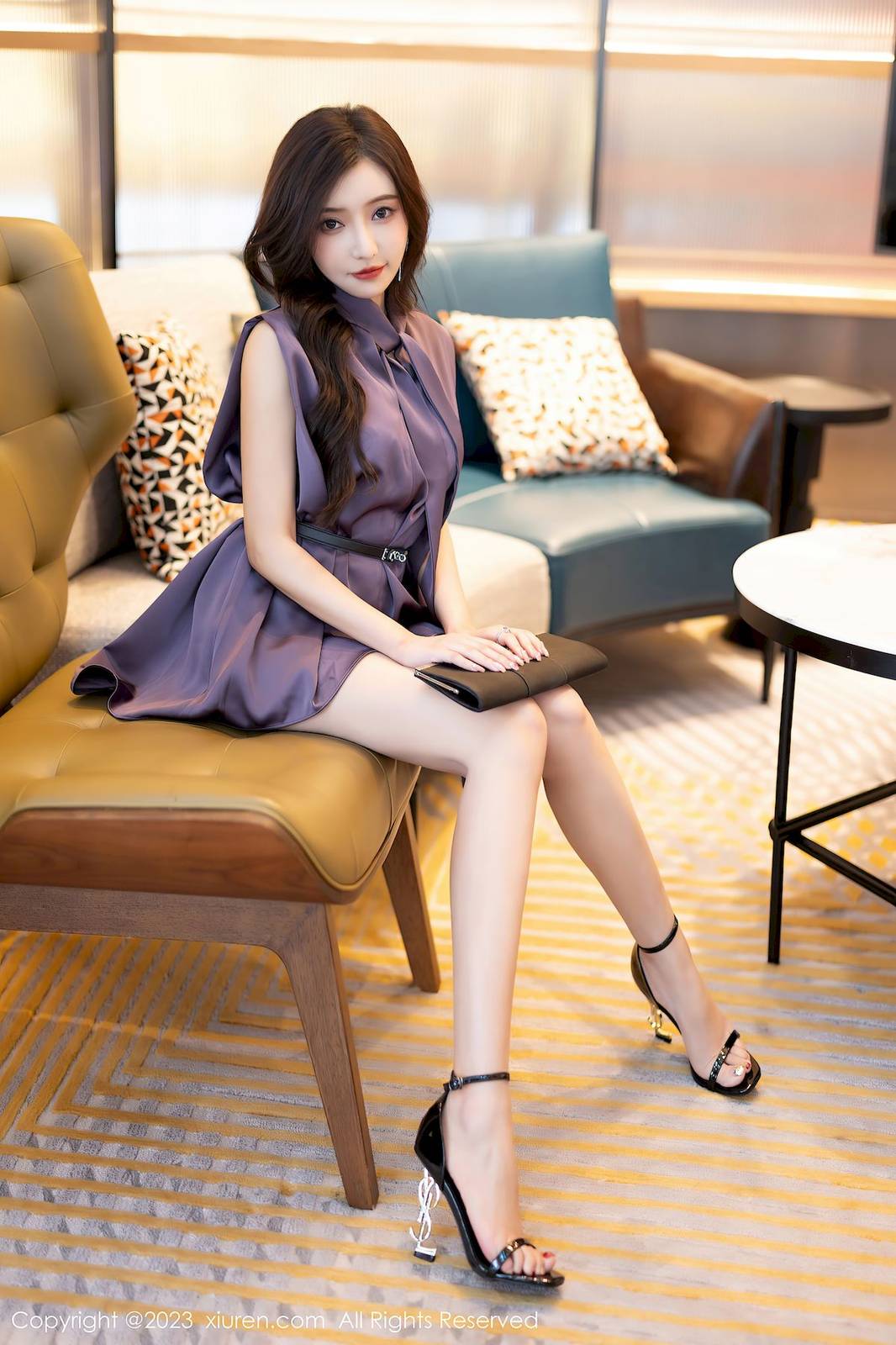 秀人网性感女神王馨瑶yanni紫色服饰御姐姿态安吉旅拍