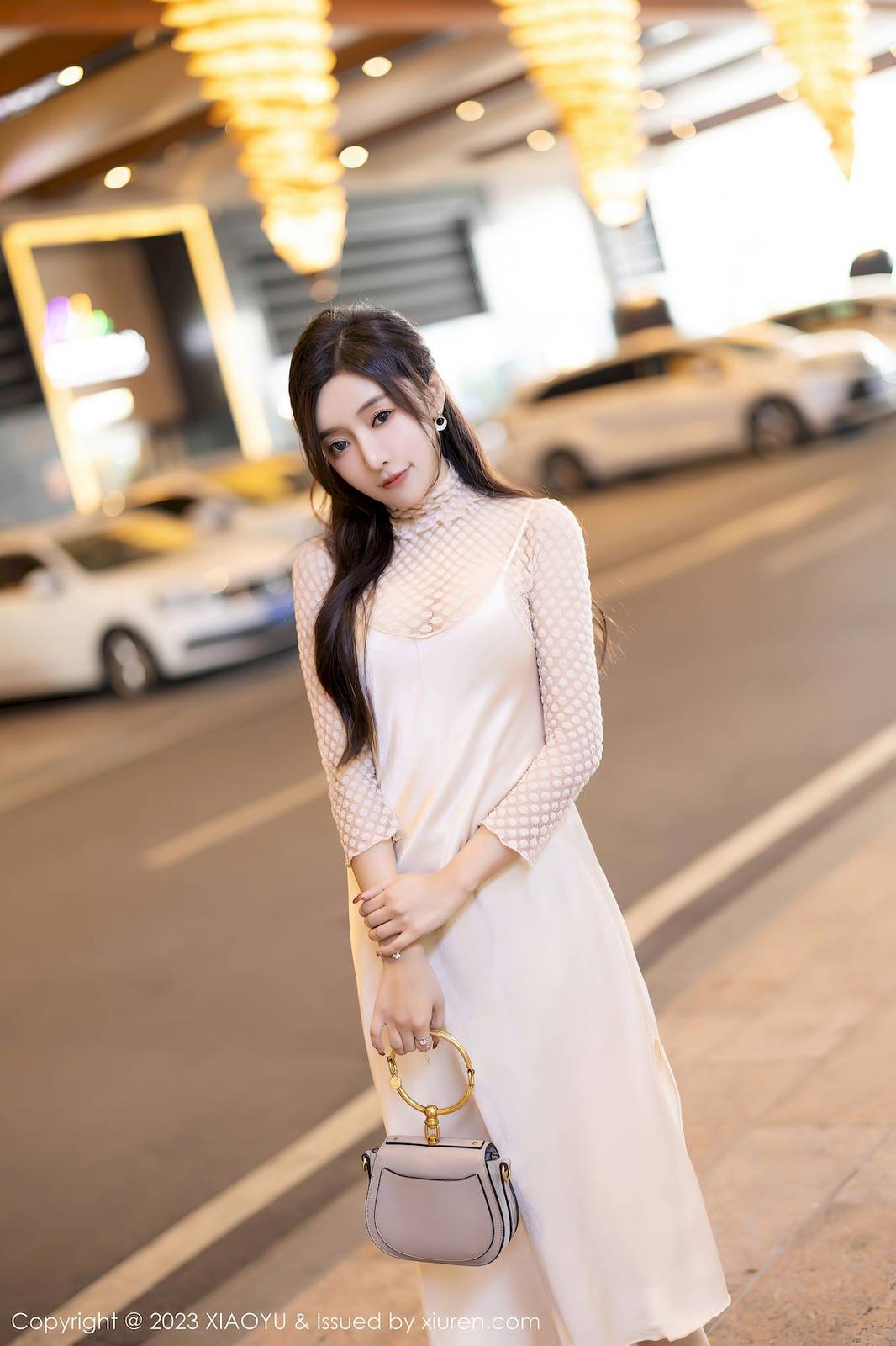 语画界女神王馨瑶yanni淡黄连衣长裙白色丝袜海南旅拍-5