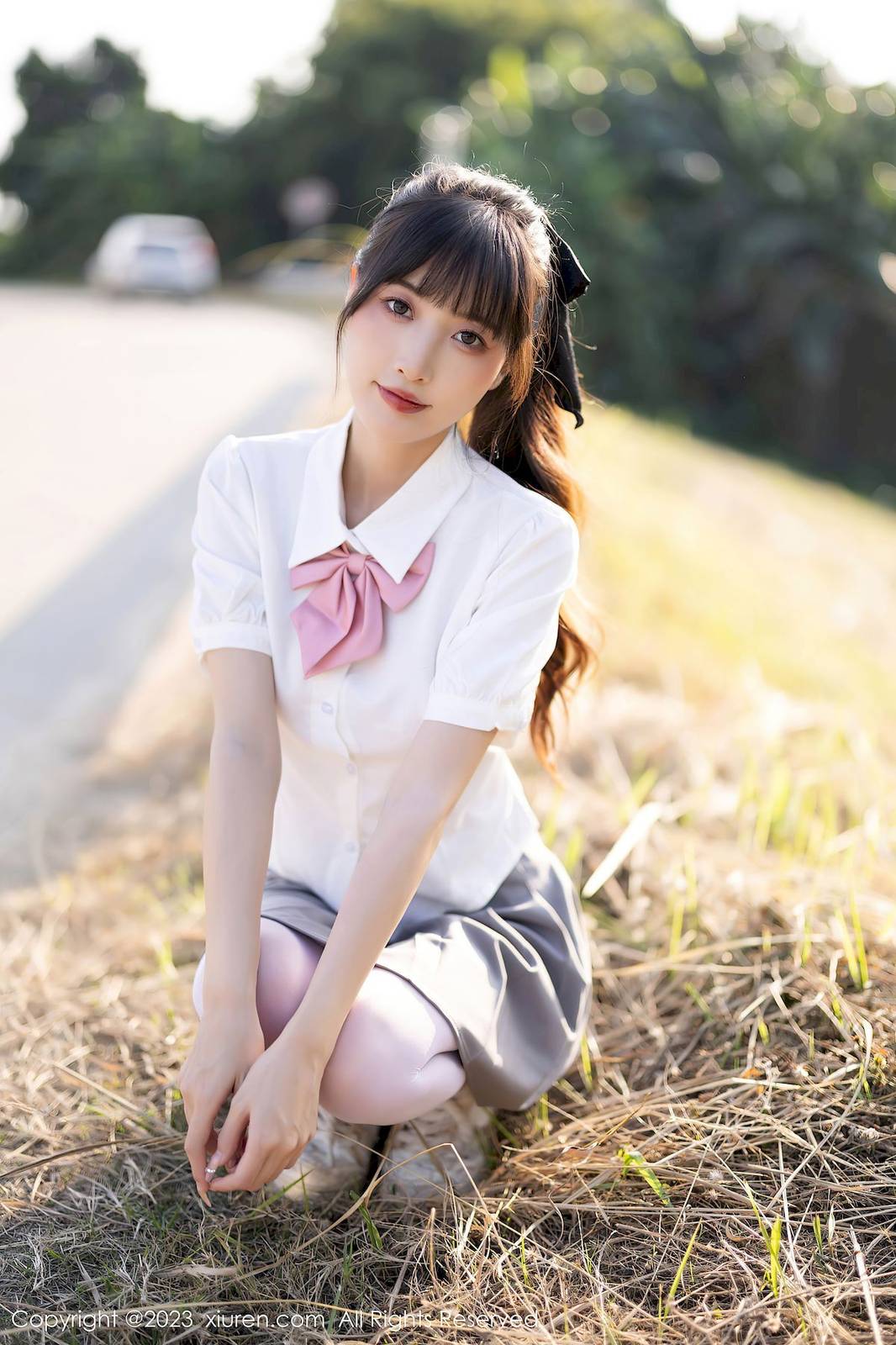 秀人网美女模特林星阑白色上衣搭配白丝短裙性感写真-6