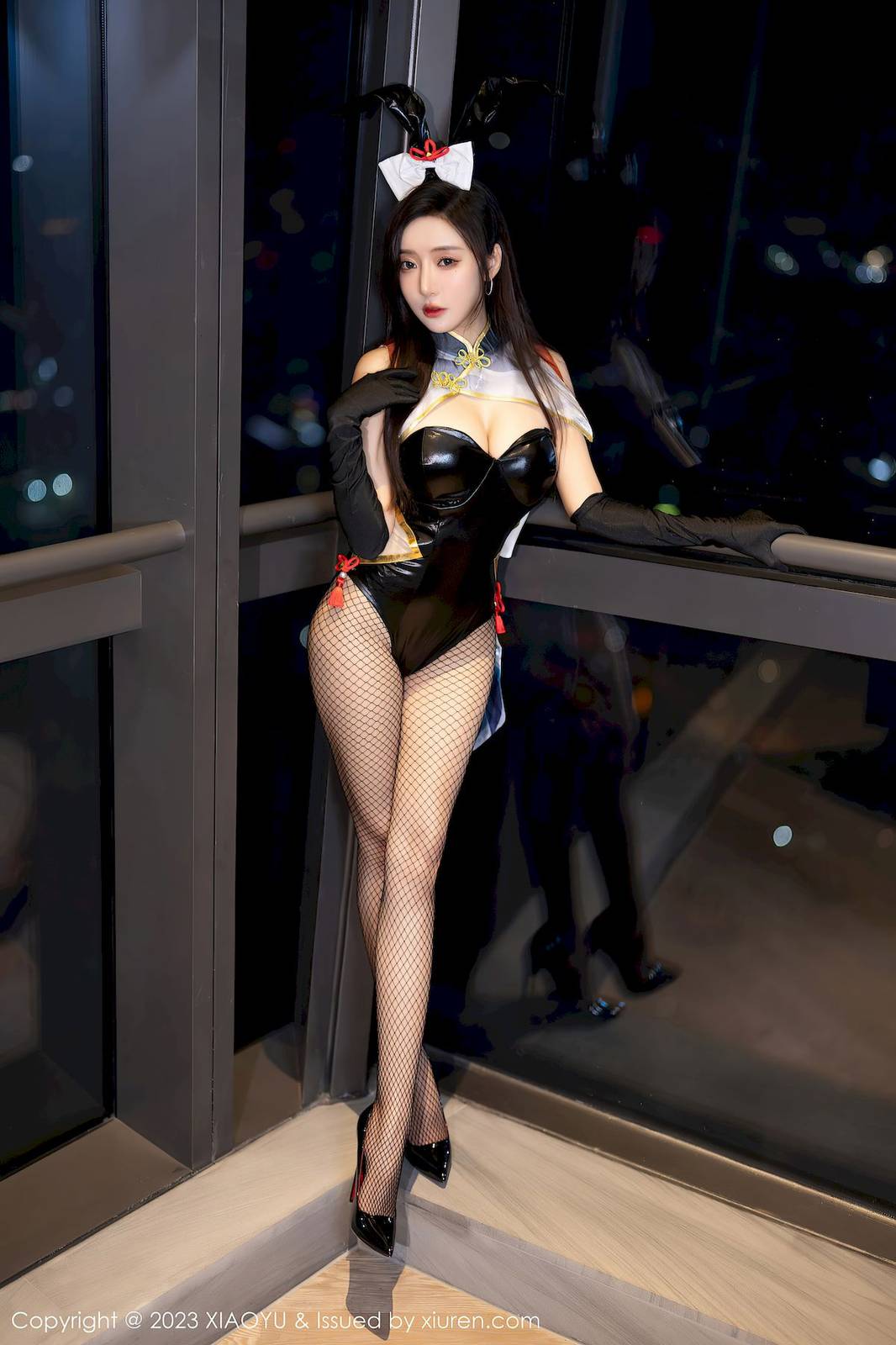 语画界性感女神王馨瑶yanni连衣短裙黑丝网格袜海南旅拍-23