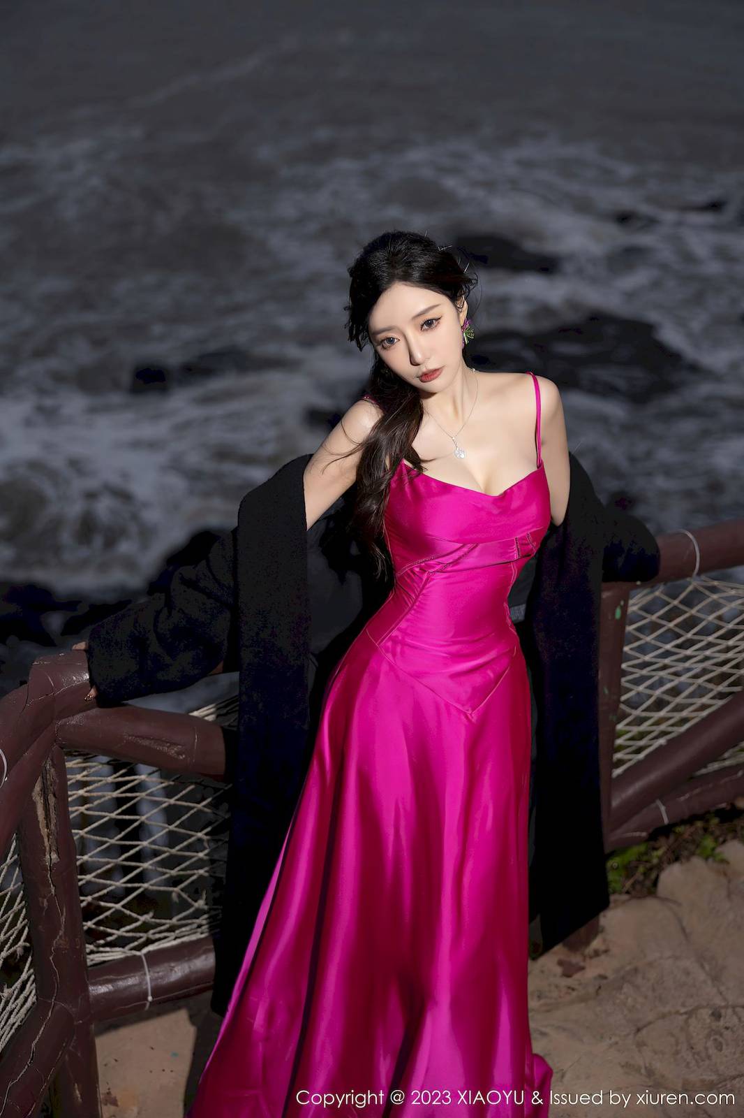 语画界女神王馨瑶yanni红色连衣长裙曼妙姿态海南旅拍