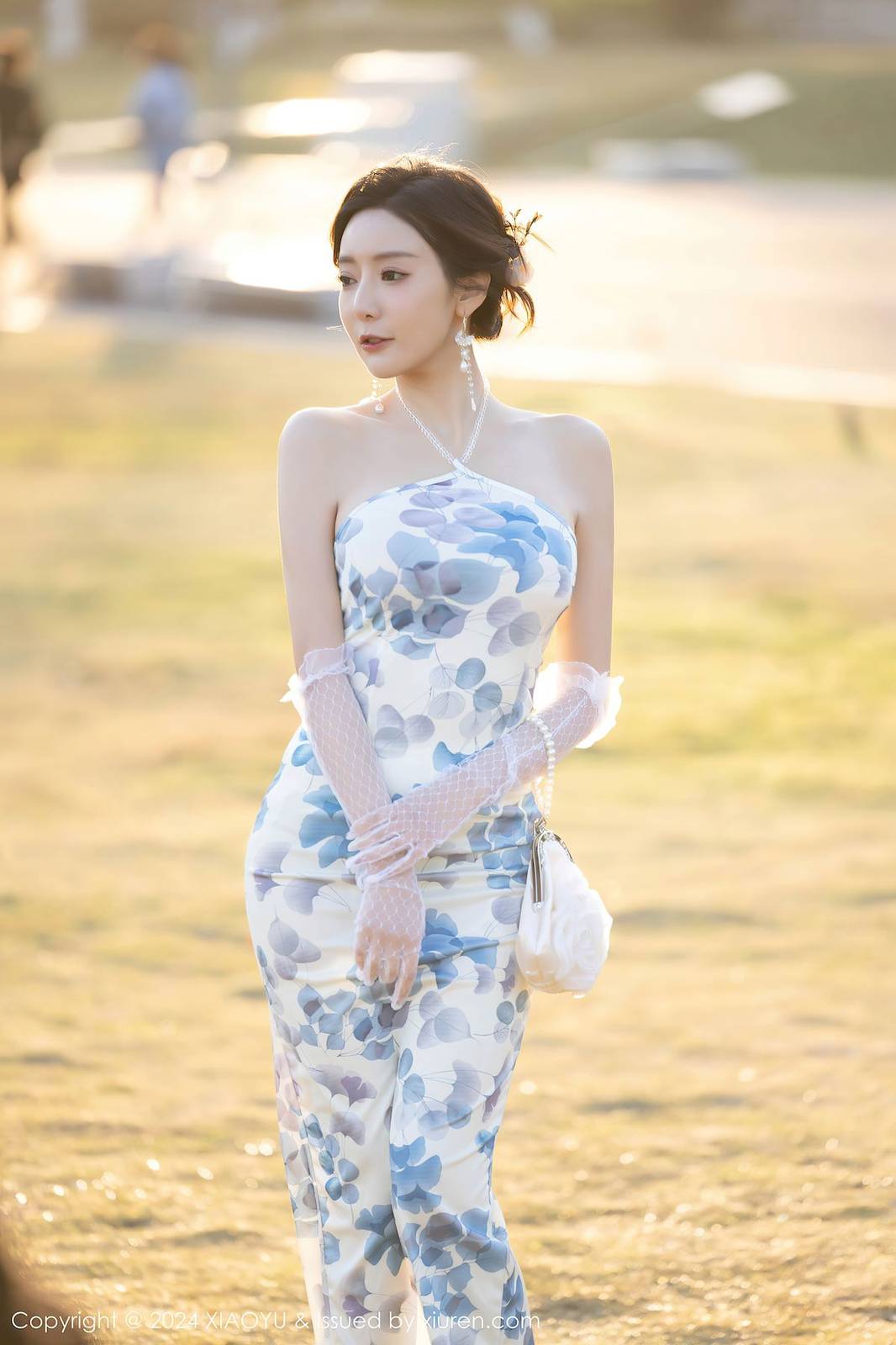 语画界女神王馨瑶yanni连衣长裙搭配白色丝袜海南旅拍