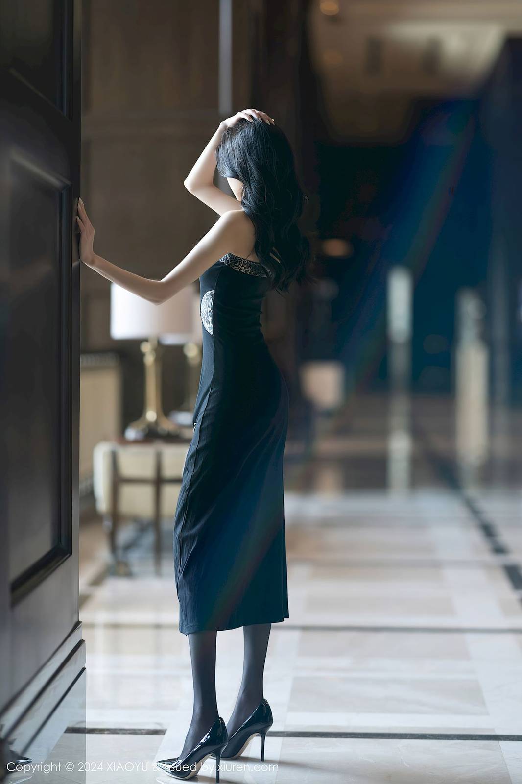 语画界模特程程程-黑色长裙搭配黑丝撩人心扉海南旅拍-2