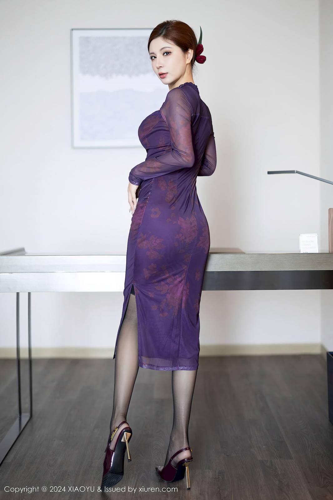 语画界模特小蛮妖Yummy紫色长裙黑丝网格袜海南旅拍-4