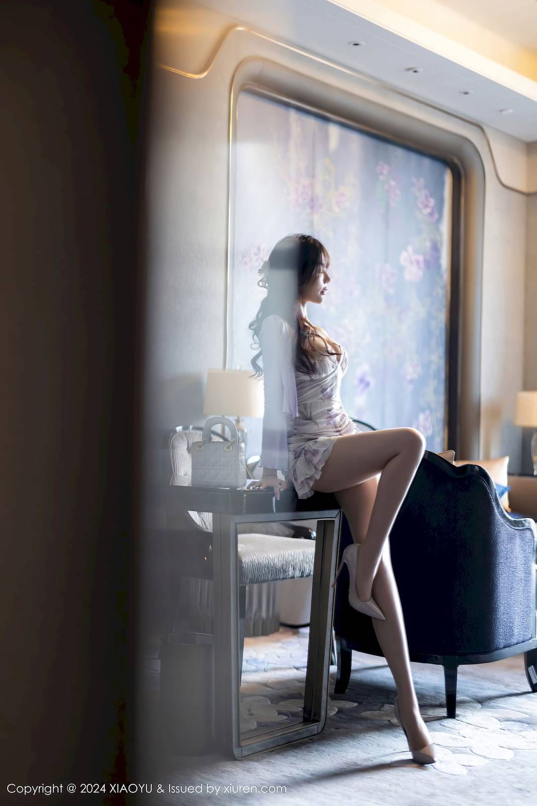 语画界女神徐莉芝Booty浅紫连衣裙搭配白色丝袜哈尔滨旅拍-11