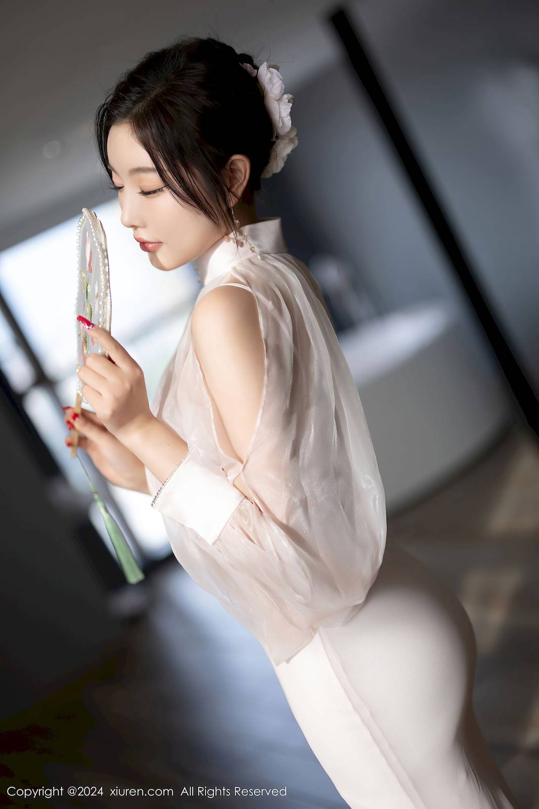 秀人网女神杨晨晨Yome露肩轻透服饰粉色丝袜性感写真-6