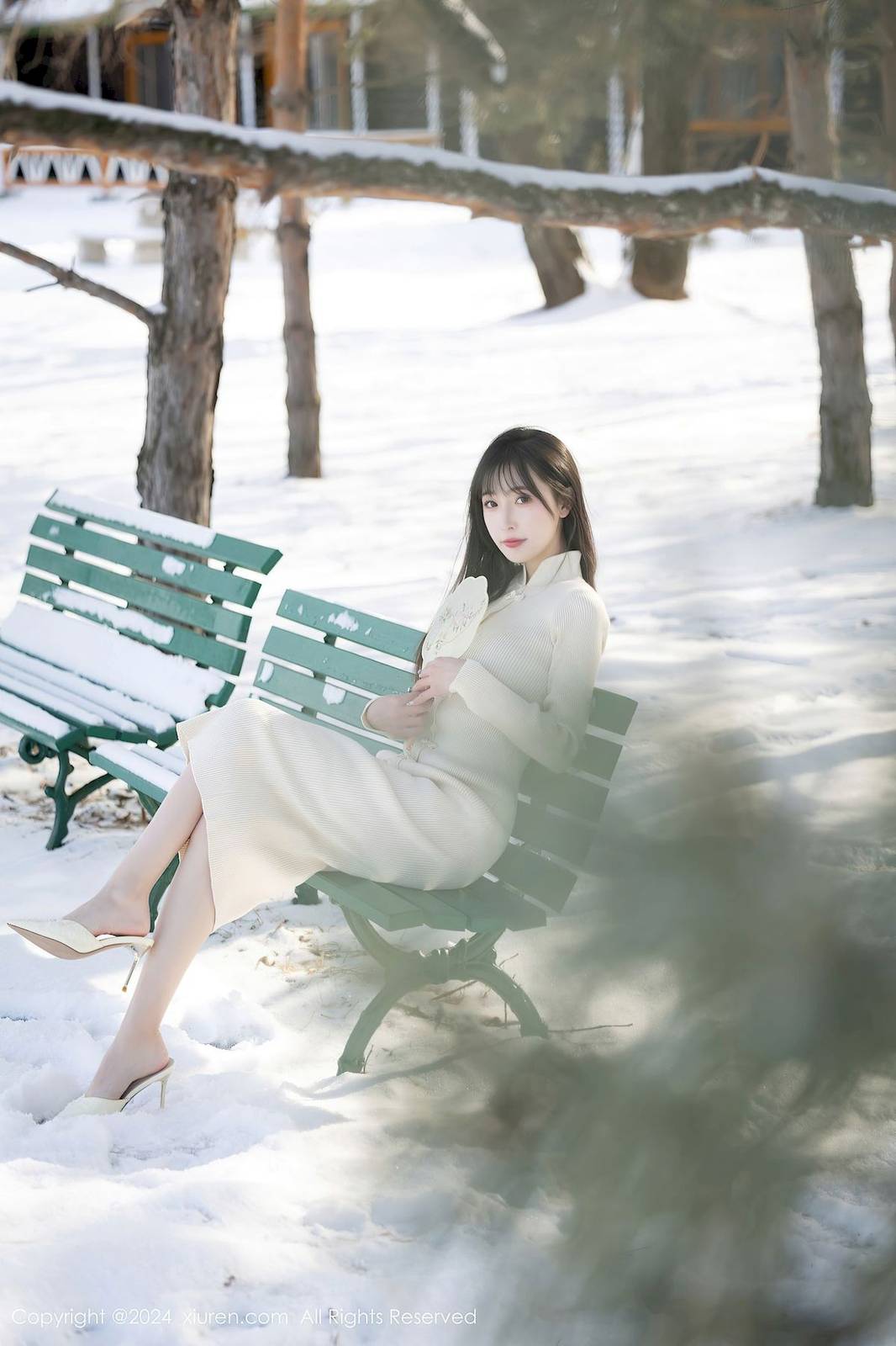 秀人网模特林星阑白色连衣长裙搭配灵动丝足哈尔滨旅拍-5