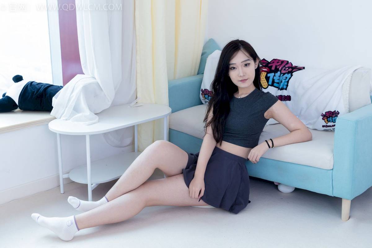 物恋传媒模特橙橙微露小蛮腰坠入爱河主题私房写真-68