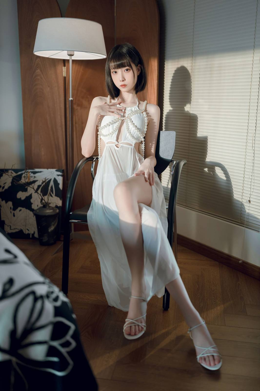 邻家女友许岚LAN白裙修长美腿短发系列清纯写真