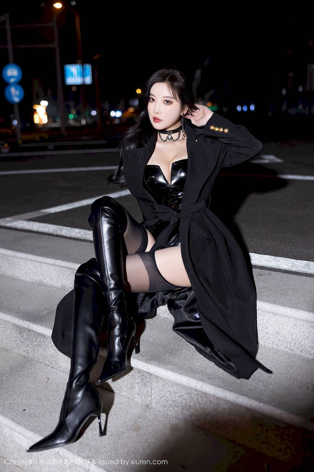 语画界女神杨晨晨Yome黑色外套搭配魅惑黑丝哈尔滨旅拍-20