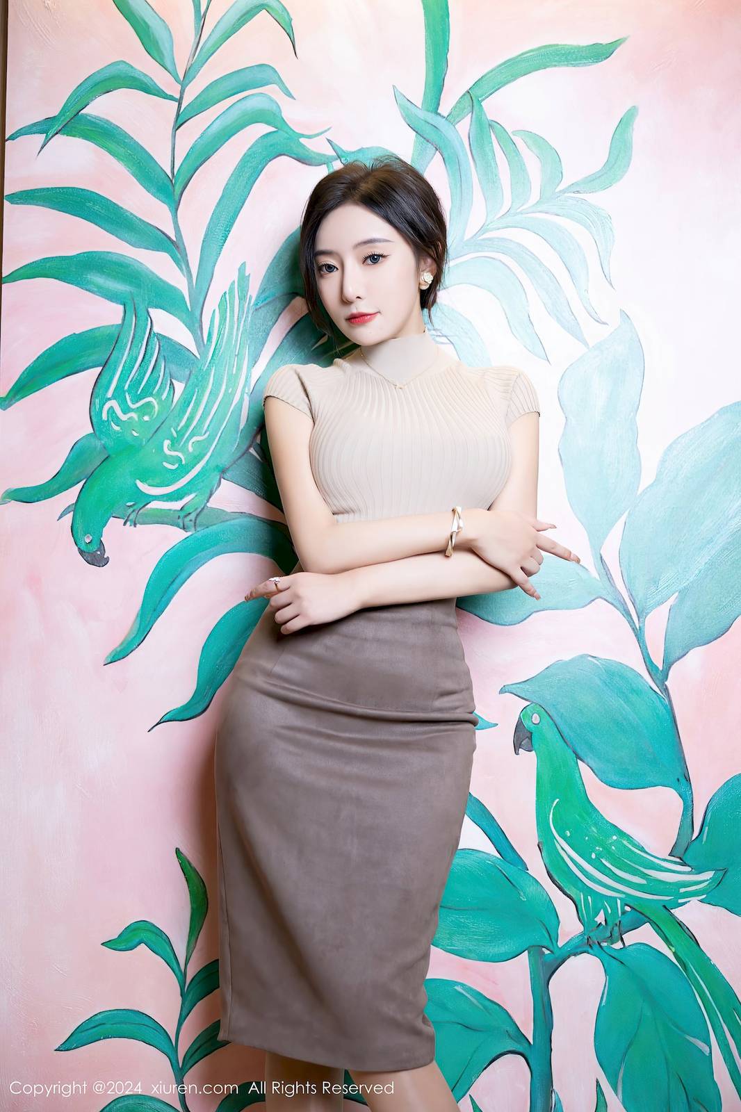 秀人网女神王馨瑶yanni浅色上衣搭配肉丝美腿性感写真-23