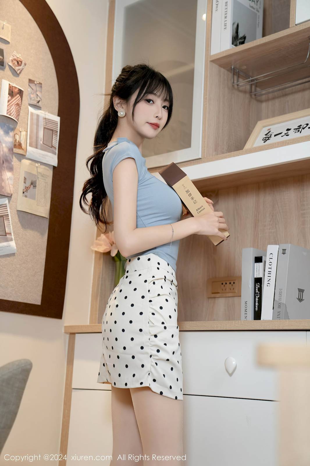 秀人网美女模特林星阑粉色服饰搭配诱人肉丝性感写真-31