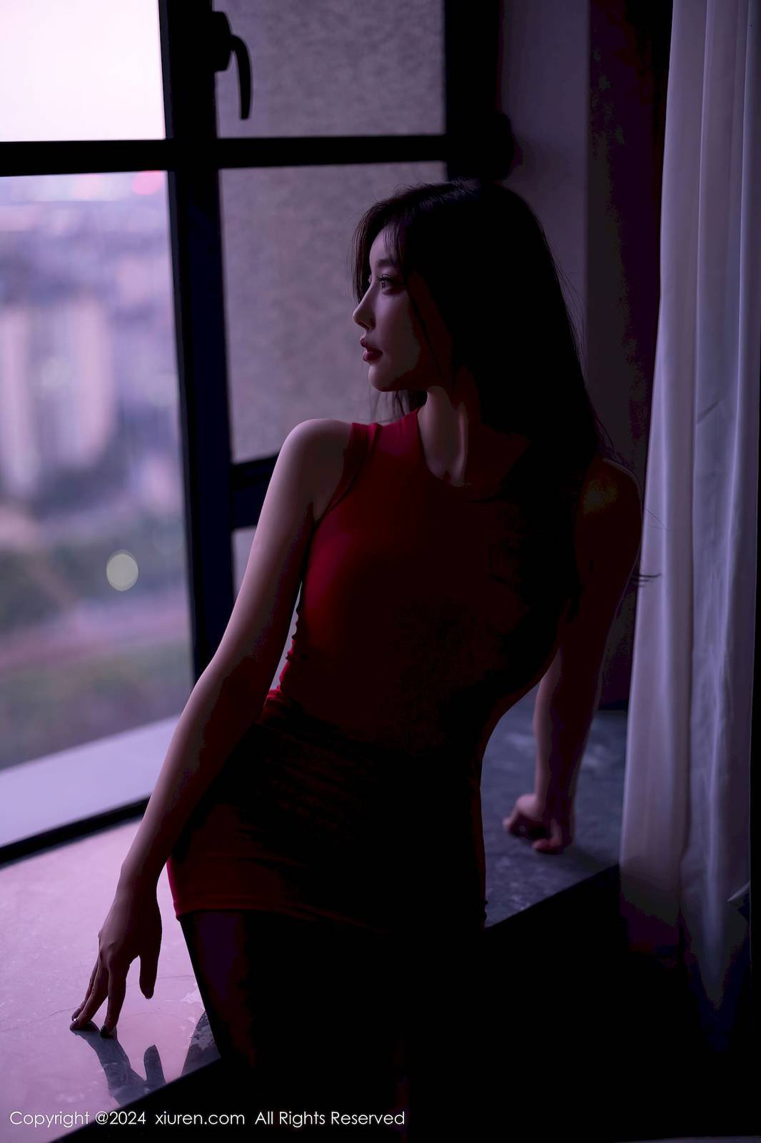 秀人网女神杨晨晨Yome红色短裙搭配魅惑黑丝性感写真-16