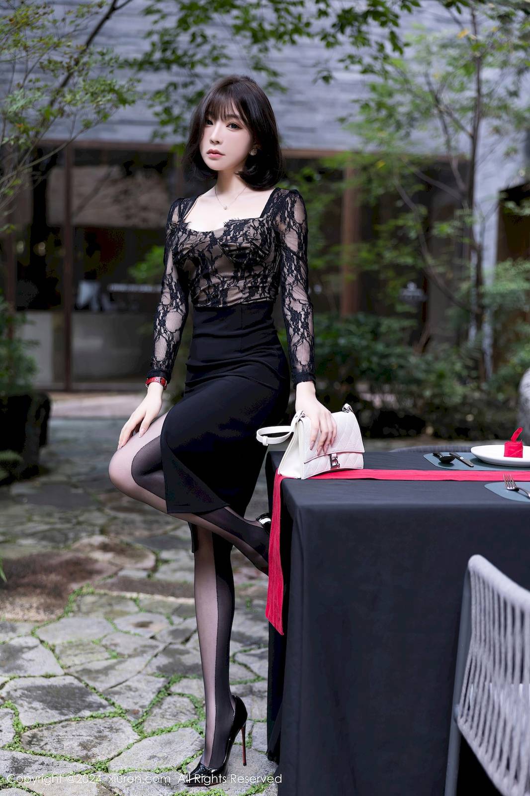 秀人网女神徐莉芝Booty黑色连衣裙魅惑黑丝崇左旅拍-4