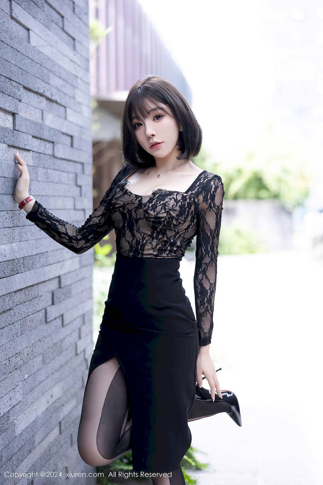 秀人网女神徐莉芝Booty黑色连衣裙魅惑黑丝崇左旅拍-12