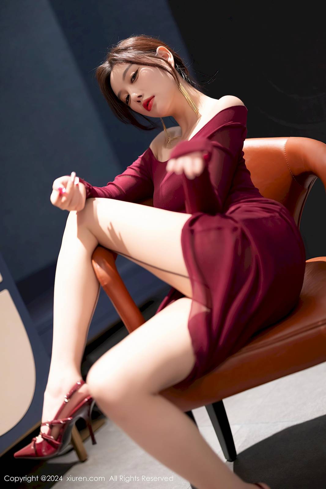 秀人网女神杨晨晨Yome红色连衣裙搭配诱人肉丝性感写真-29