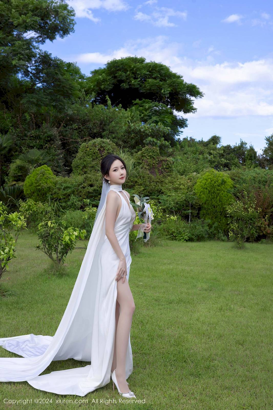 秀人网模特鱼子酱Fish白丝婚纱婚礼拍摄主题韩国旅拍-3