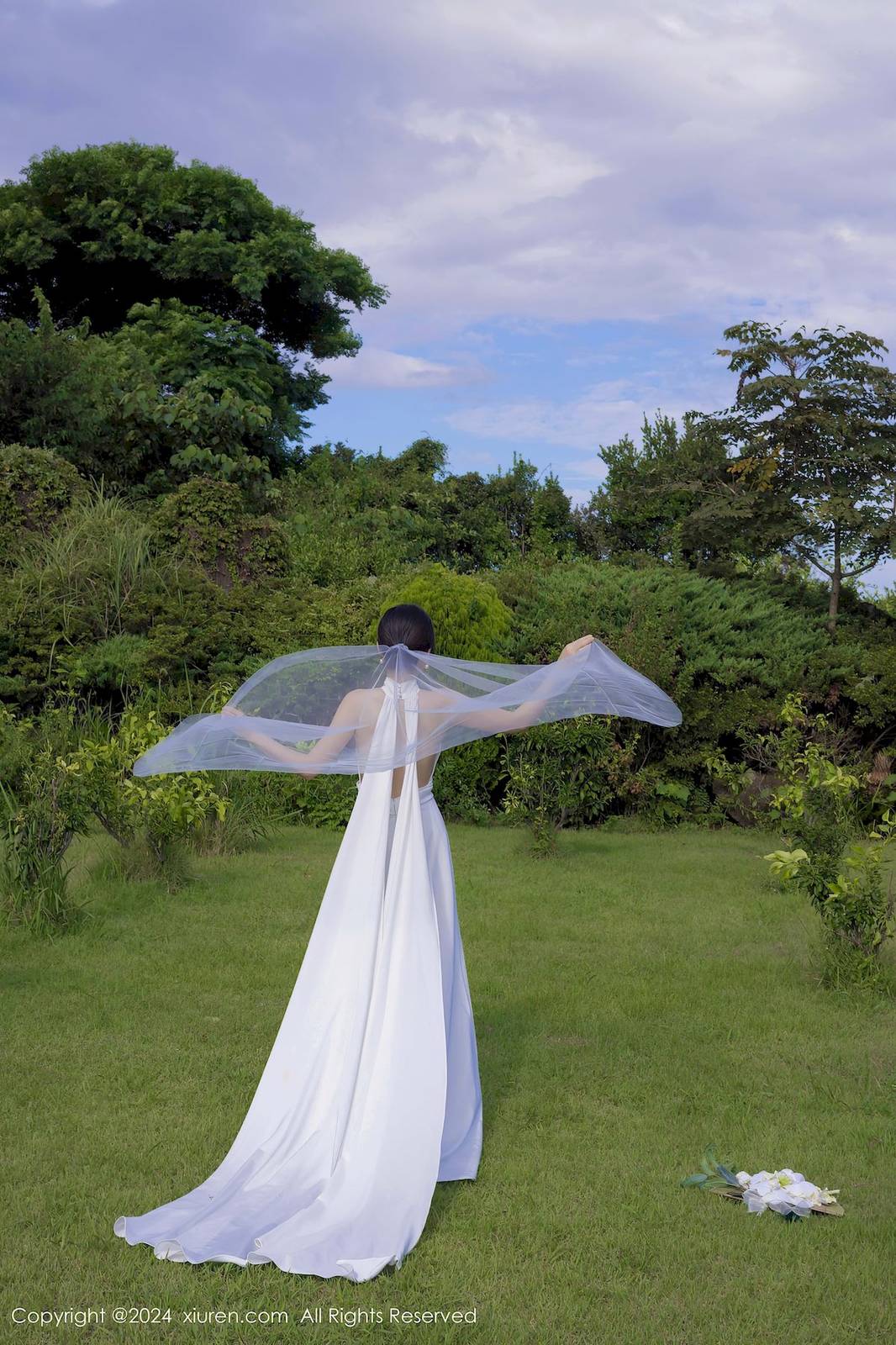 秀人网模特鱼子酱Fish白丝婚纱婚礼拍摄主题韩国旅拍-12