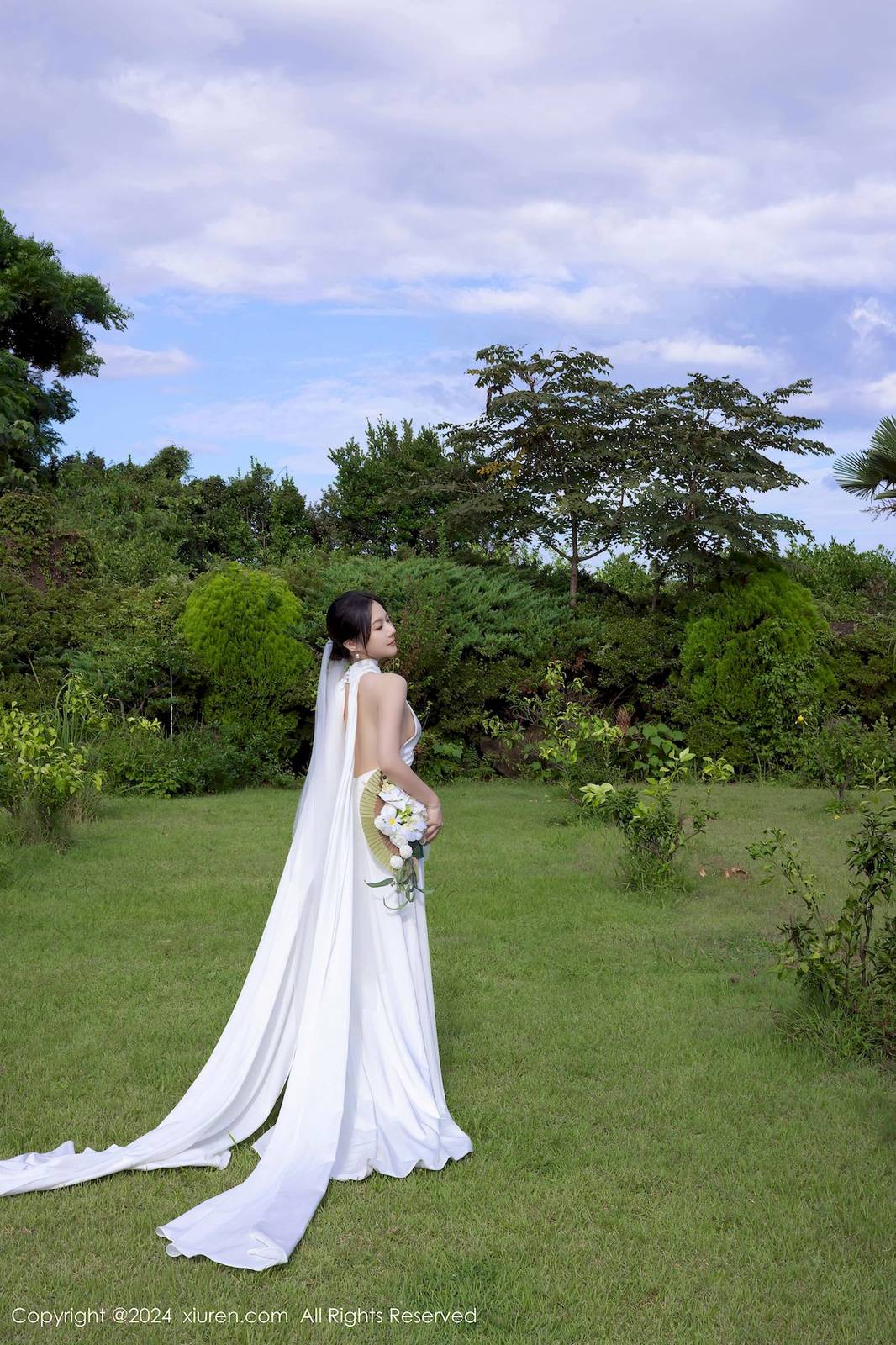 秀人网模特鱼子酱Fish白丝婚纱婚礼拍摄主题韩国旅拍-10