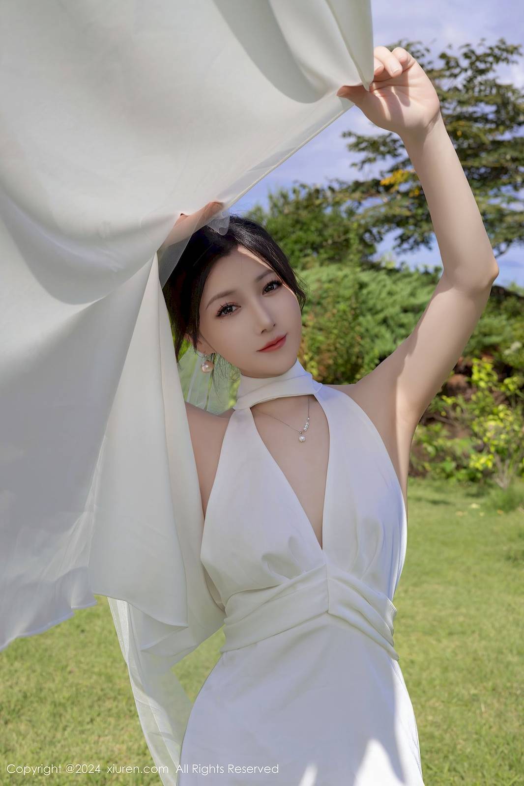 秀人网模特鱼子酱Fish白丝婚纱婚礼拍摄主题韩国旅拍-15