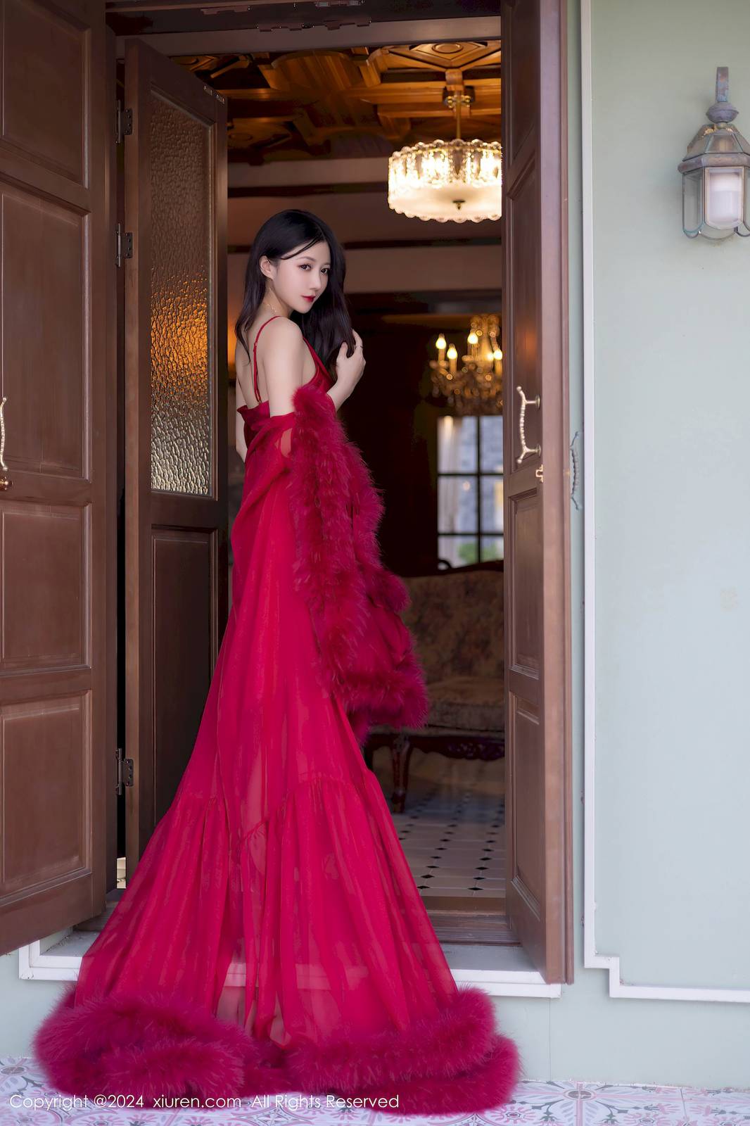 秀人网模特鱼子酱Fish红色吊裙红玫瑰主题性感写真-19