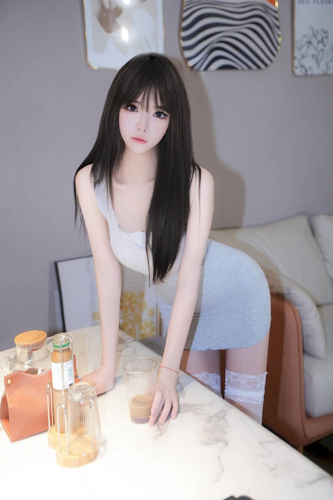 秀人网新人沐言yanyan灰色丝袜短裙妖艳动人性感写真-2