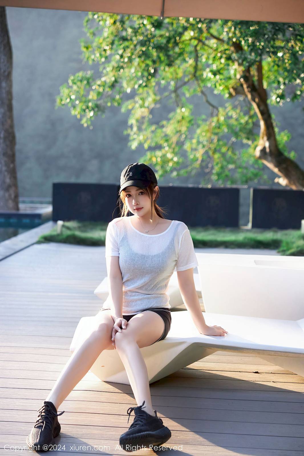 秀人网模特养乐多Doll清纯甜美身姿苗条性感写真