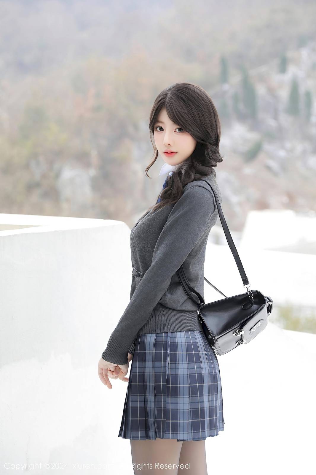 秀人网新人模特桃妖夭学妹制服娇美身段性感写真-15