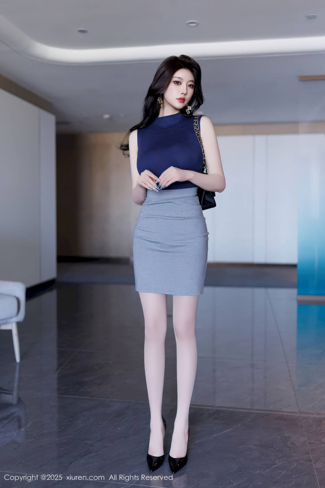 秀人网女神杨晨晨Yome白领OL服饰白色丝袜广西旅拍