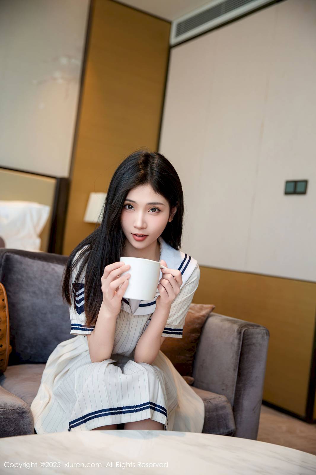 秀人网新人模特刘婷婷JK制服搭配灰色丝袜性感写真-7