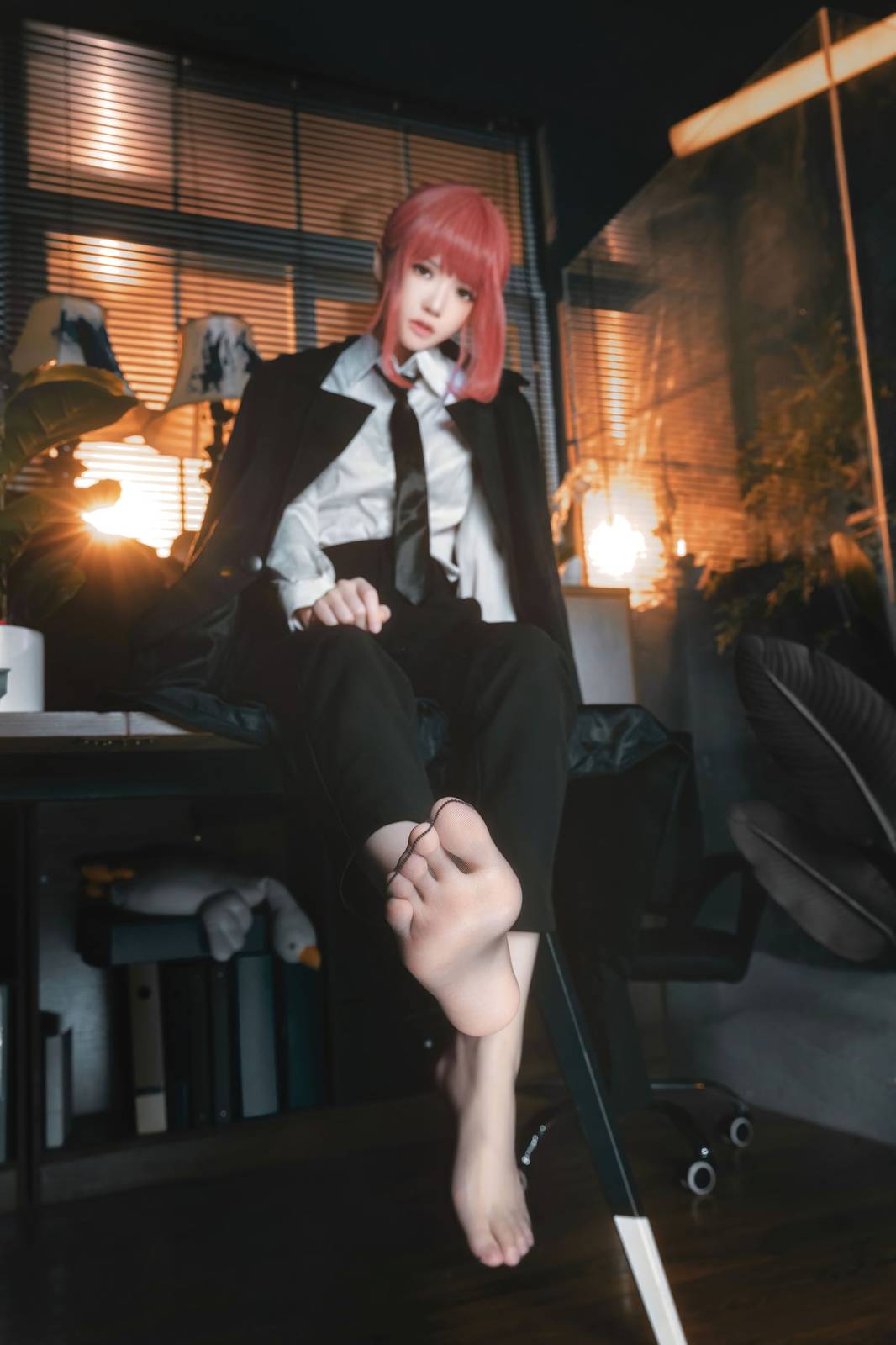 软妹子桜桃喵白衬衫肉色丝袜职场OL装扮COS玛奇玛-11