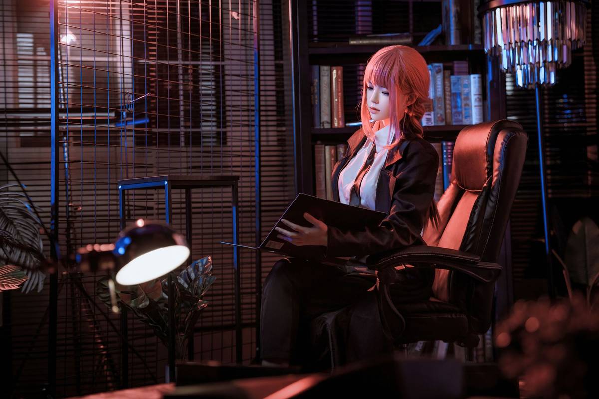 软妹子桜桃喵白衬衫肉色丝袜职场OL装扮COS玛奇玛-24