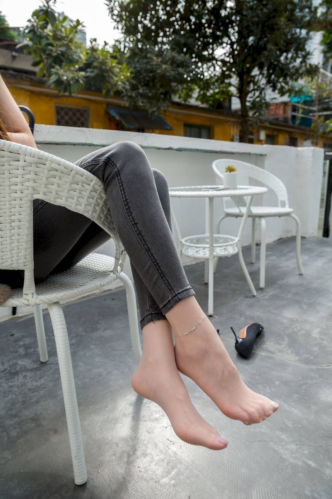 微密圈模特SIA不吃鱼肉丝高跟牛仔长裤户外写真-75