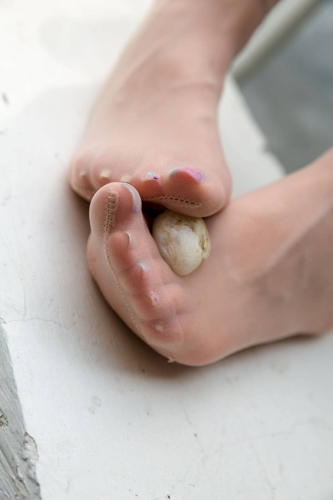 微密圈模特SIA不吃鱼纯白短裙长筒靴户外写真-51