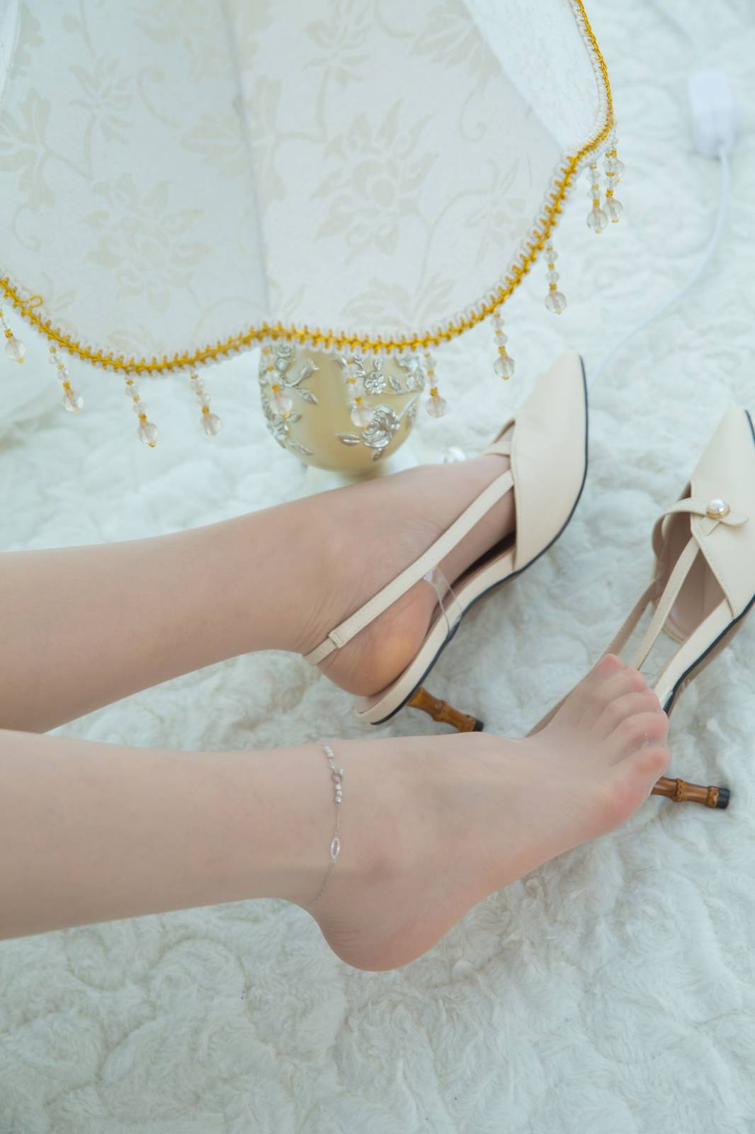 微密圈模特SIA不吃鱼绿色吊裙肉色丝袜居家写真-71