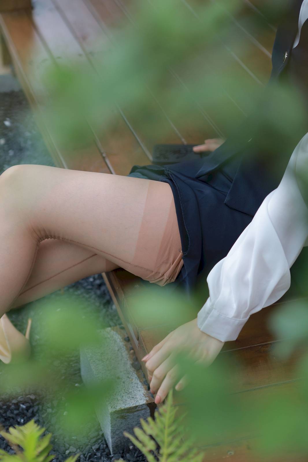 微密圈模特SIA不吃鱼肉色丝袜居家丽人高挑写真