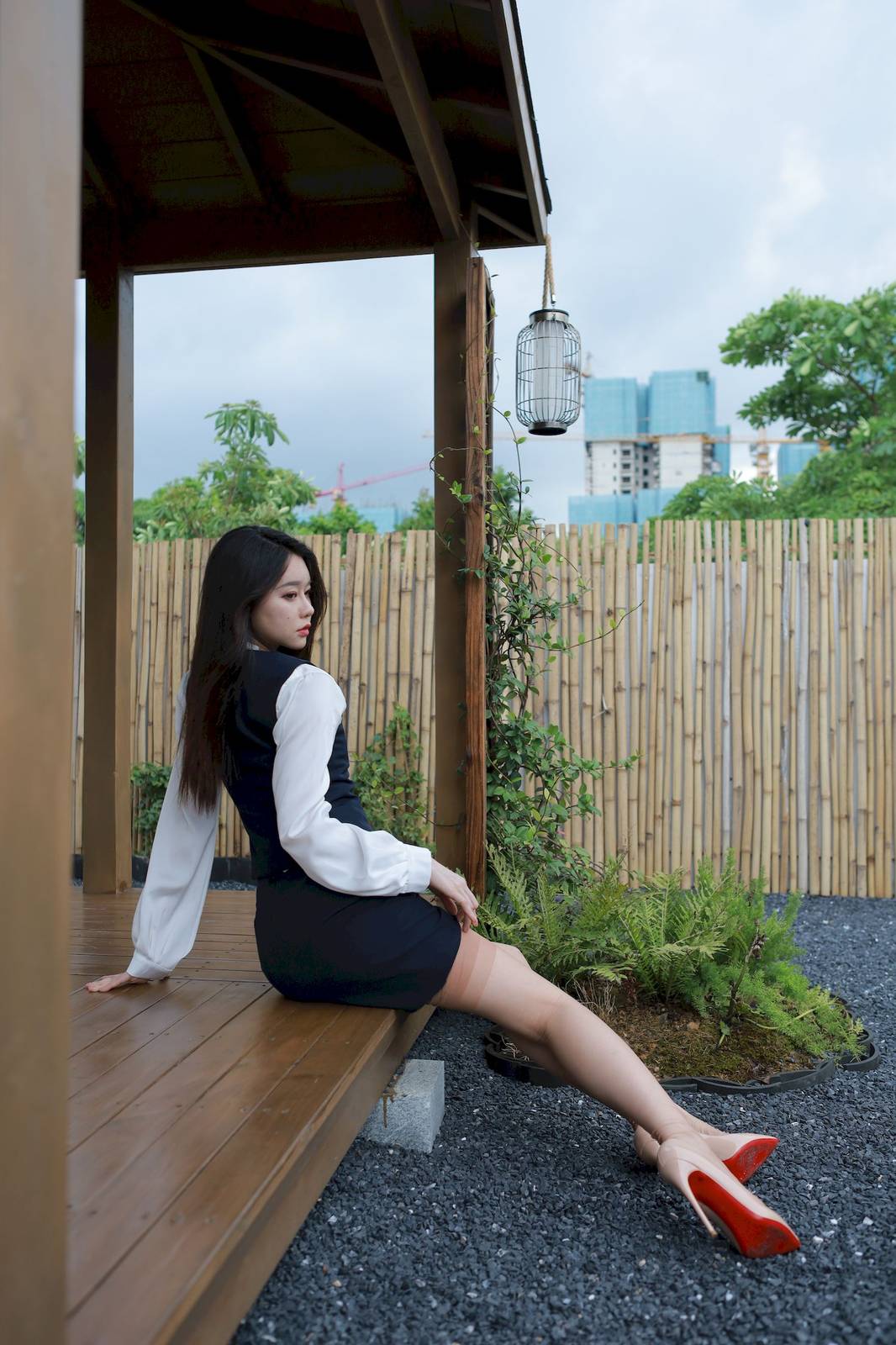 微密圈模特SIA不吃鱼肉色丝袜居家丽人高挑写真-8