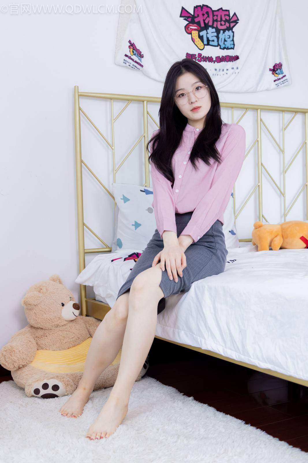 物恋传媒模特青柠粉红丽人酒窝浅浅主题清纯写真-4