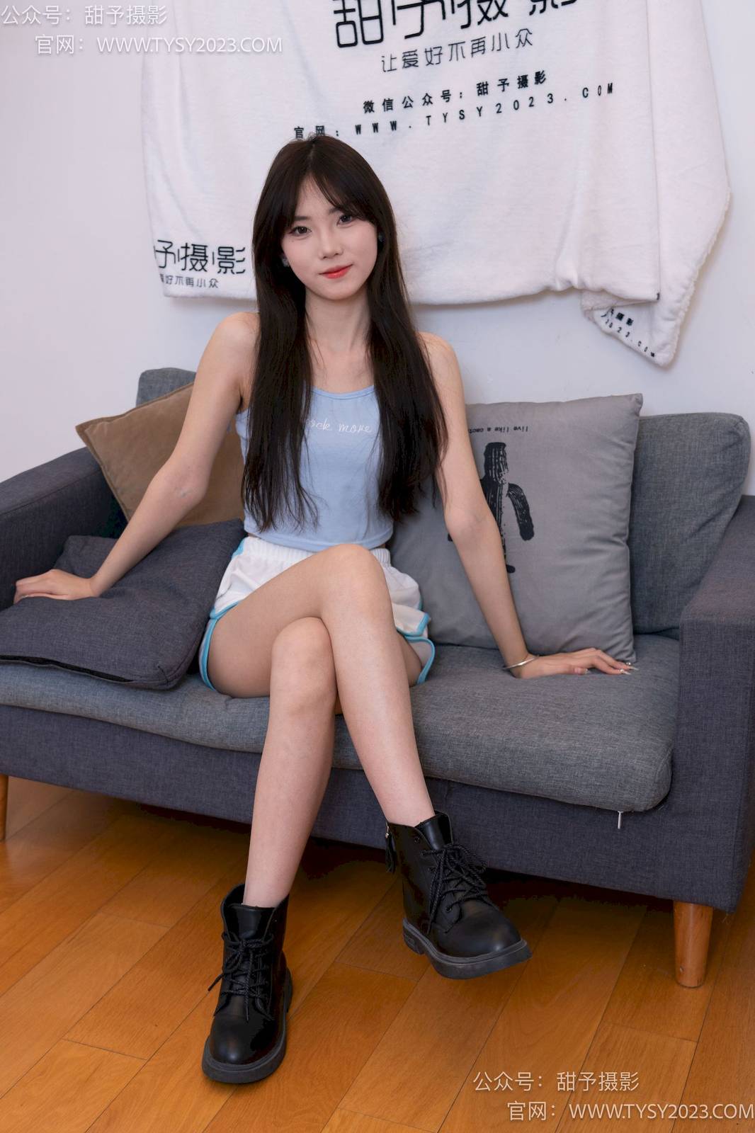 甜予摄影模特璇璇马丁靴白棉袜裸足清凉风写真-25