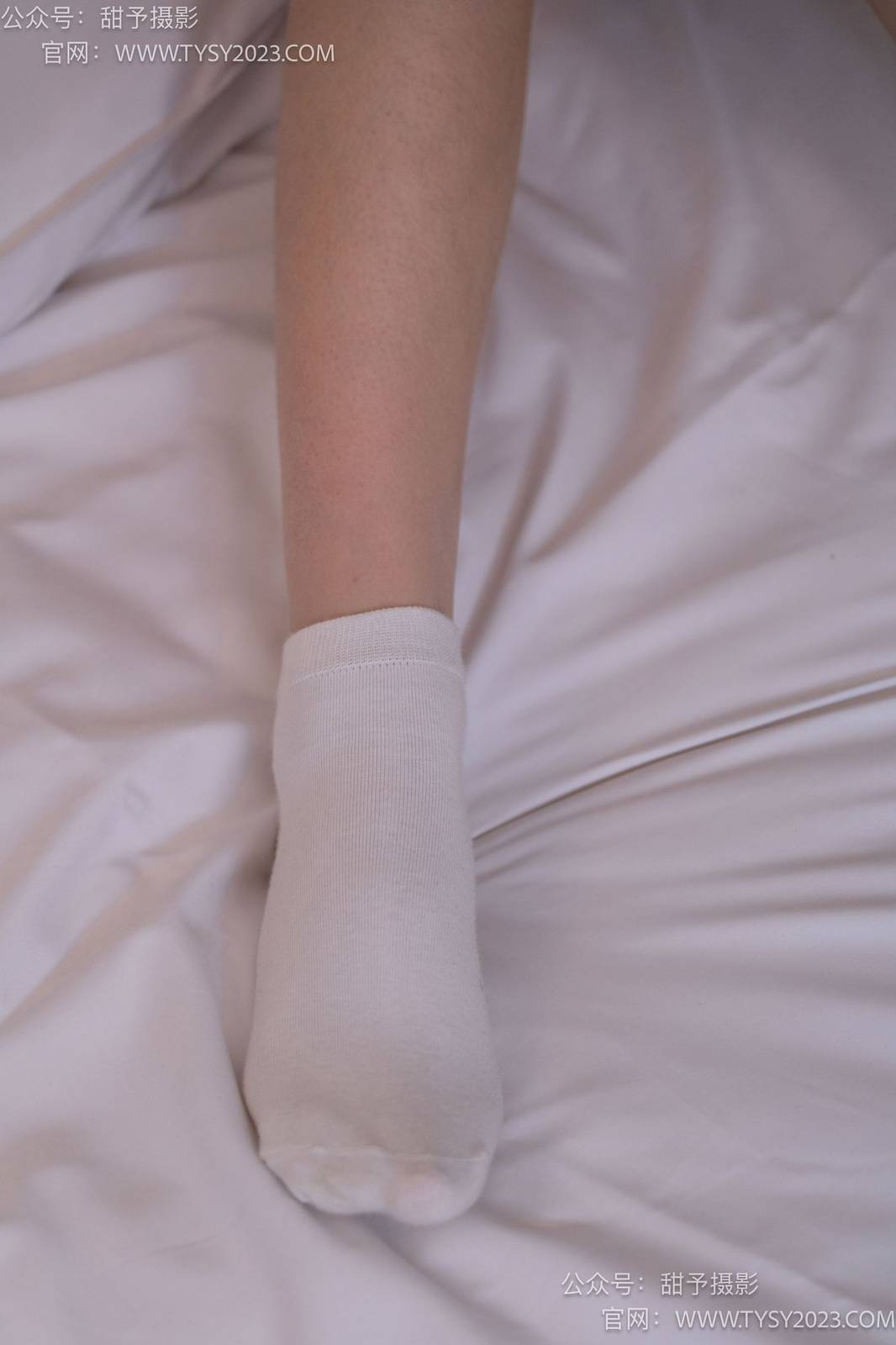 甜予摄影模特璇璇马丁靴白棉袜裸足清凉风写真-63