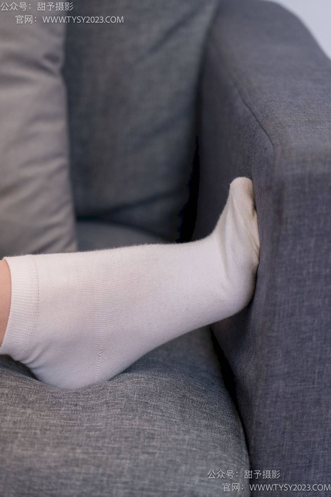 甜予摄影模特璇璇马丁靴白棉袜裸足清凉风写真-117