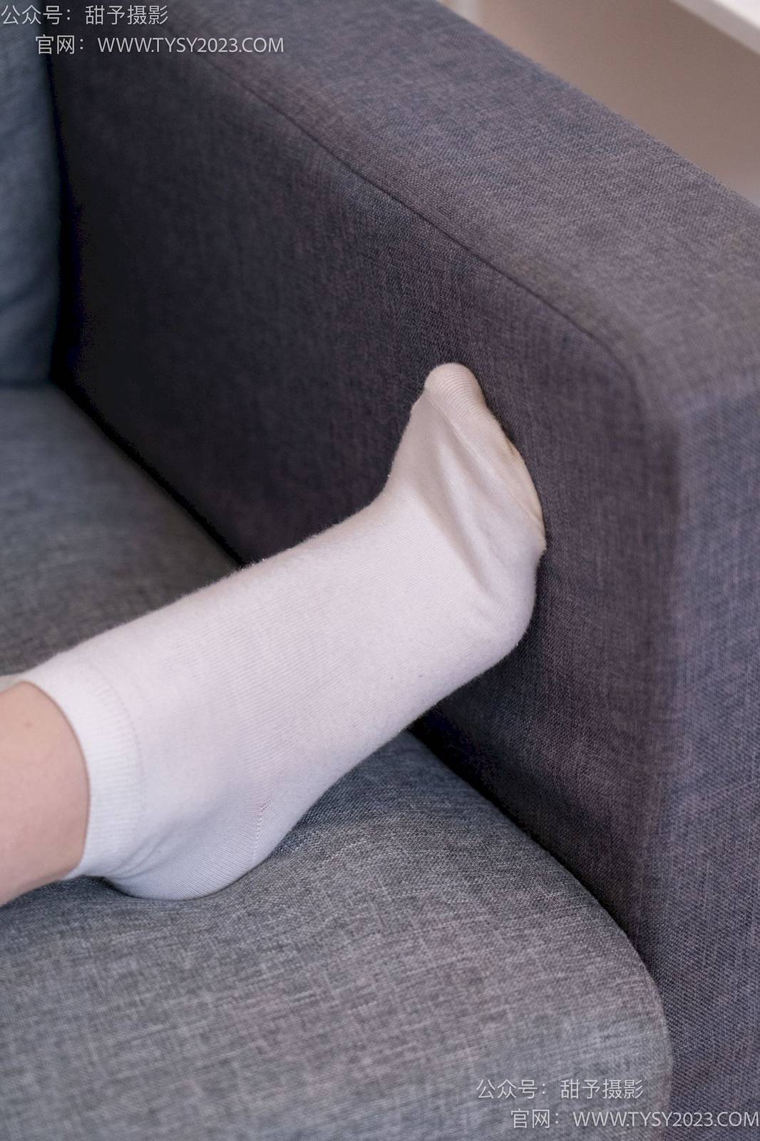 甜予摄影模特璇璇马丁靴白棉袜裸足清凉风写真-120