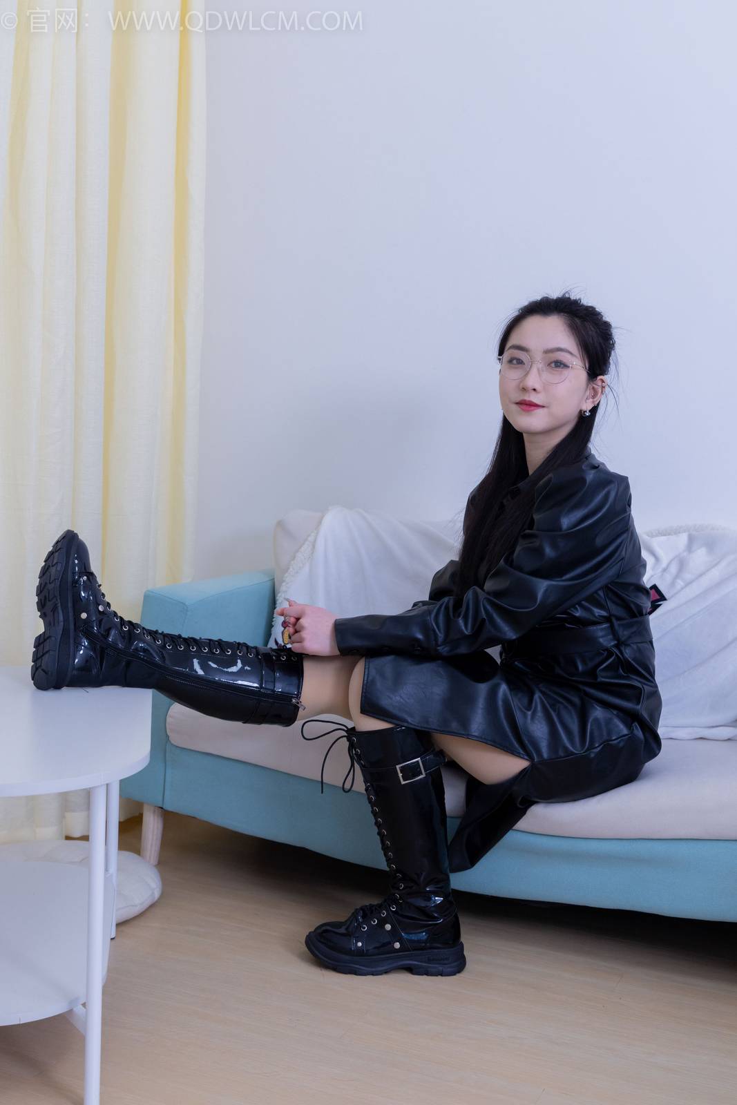 物恋传媒冰山美人川川黑丝美腿黑色皮衣冷艳写真-78