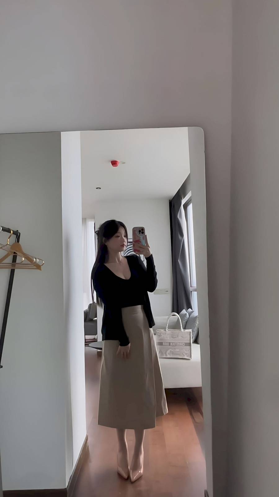 动漫博主雪晴Astra丝足美腿职场大姐姐主题写真-24