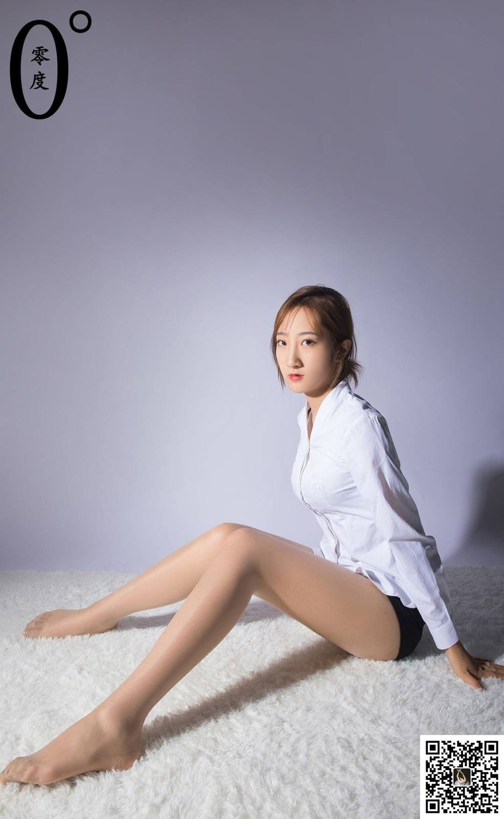 LD零度准空乘欣雨白衬衫肉丝美腿足控福利美图-16